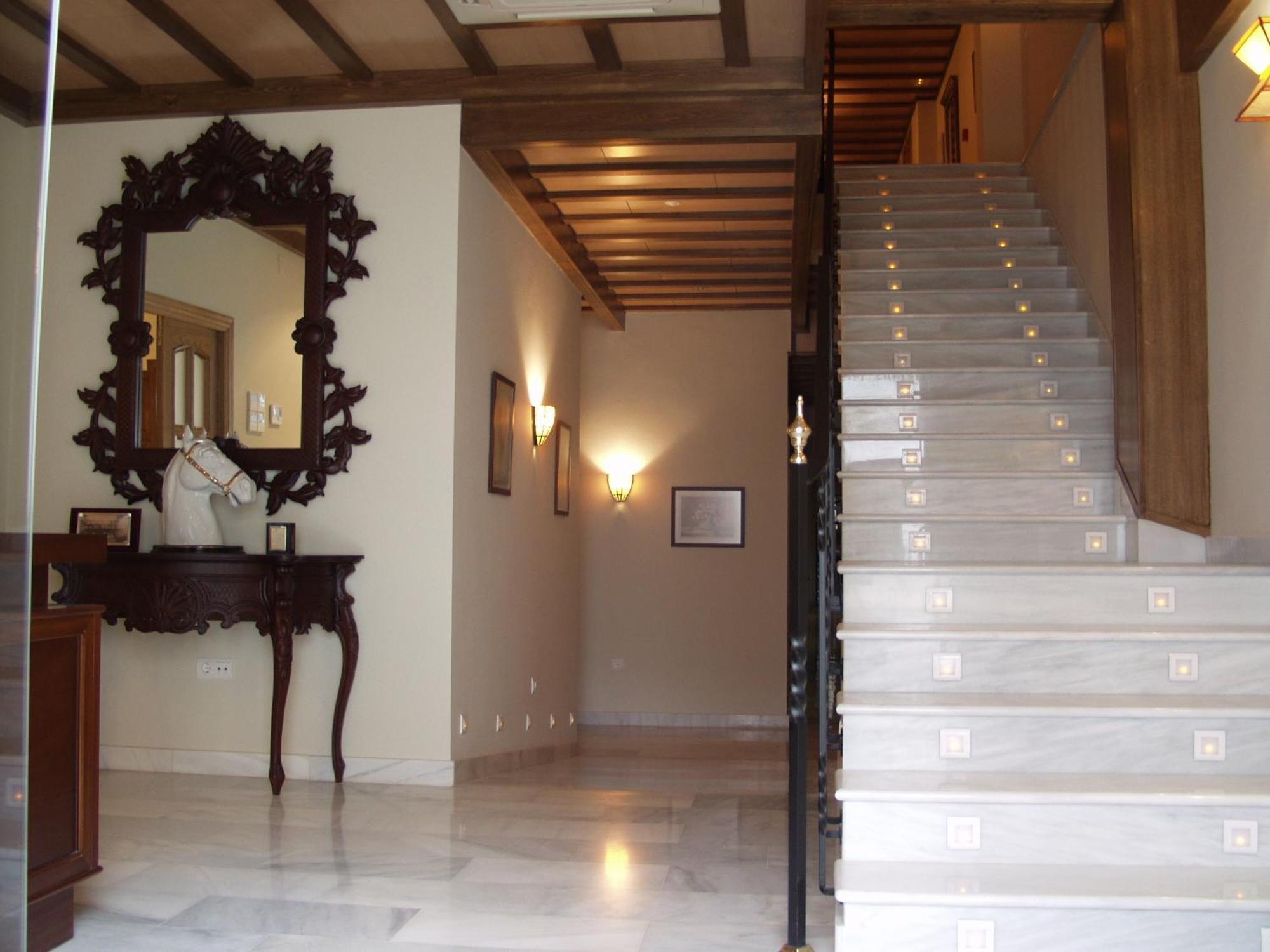 Hotel Las Casas Del Duque Osuna Bagian luar foto