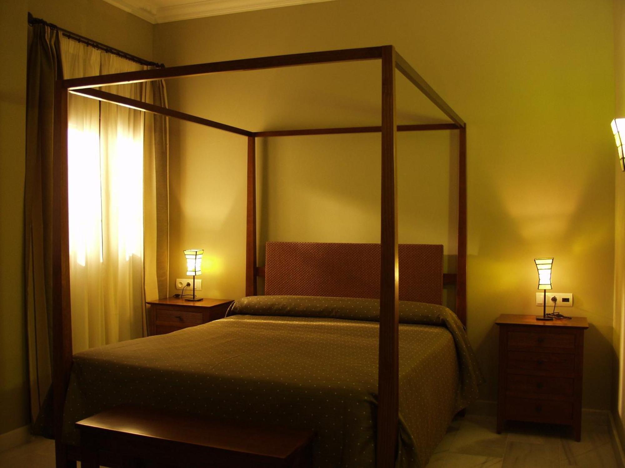 Hotel Las Casas Del Duque Osuna Bagian luar foto