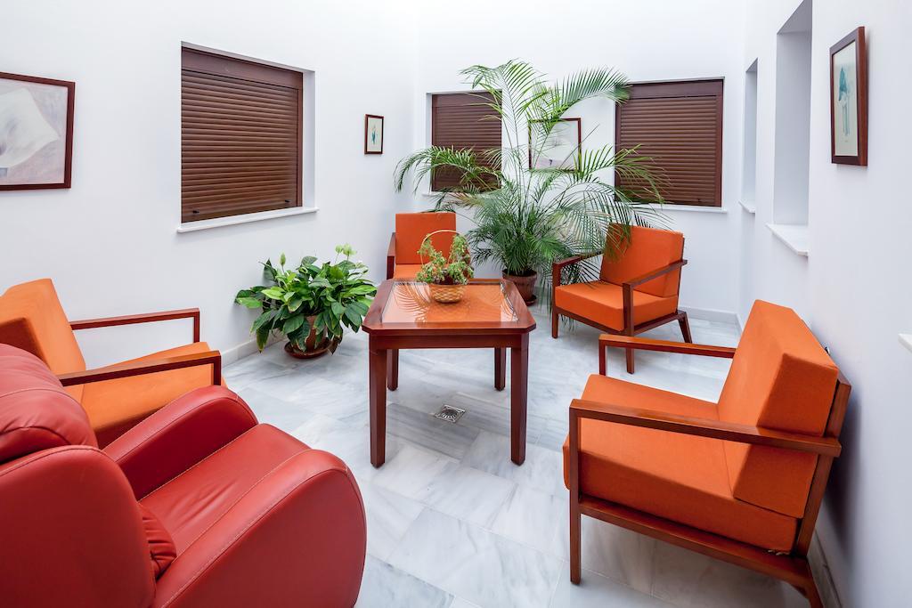 Hotel Las Casas Del Duque Osuna Bagian luar foto