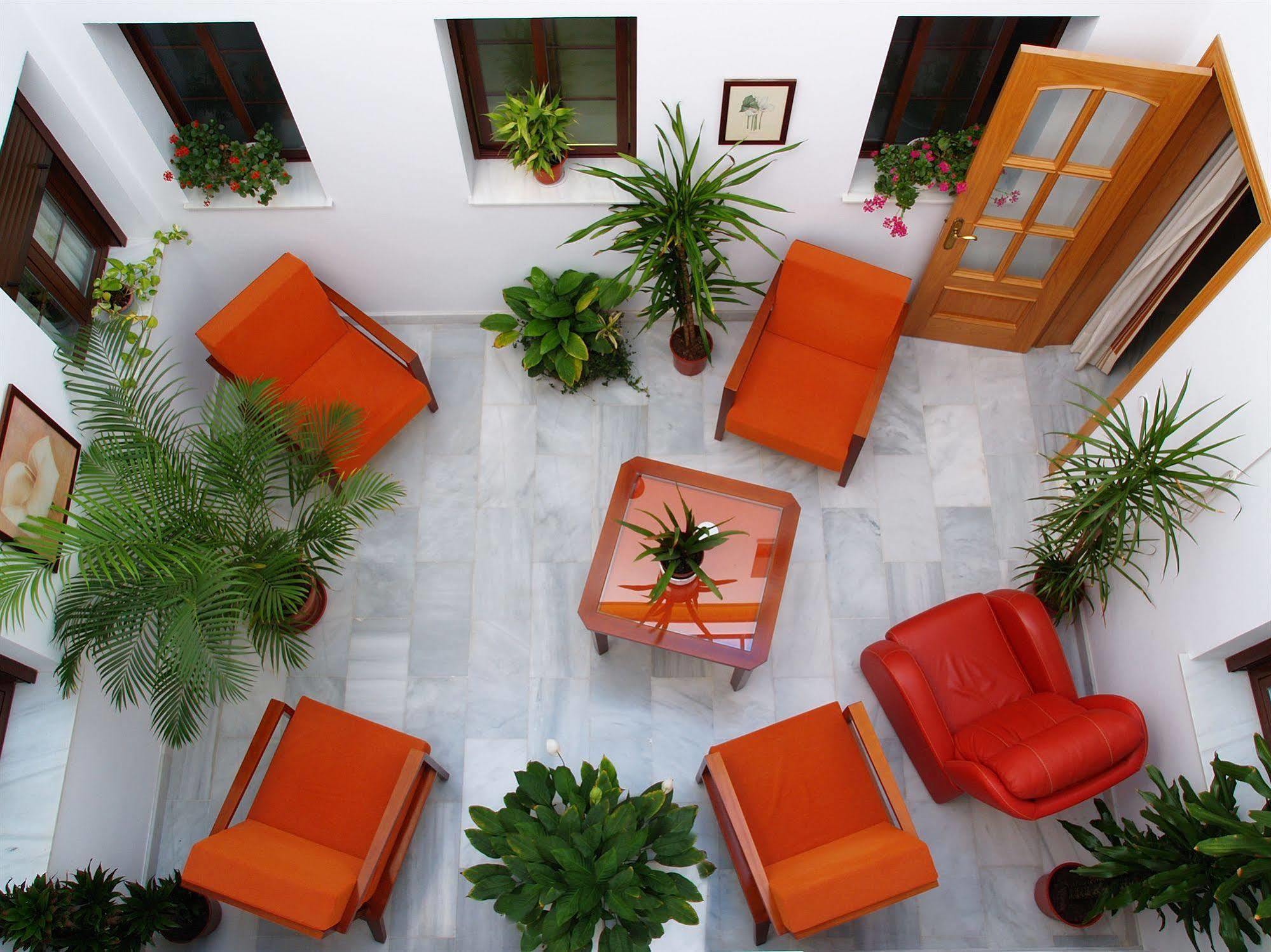 Hotel Las Casas Del Duque Osuna Bagian luar foto